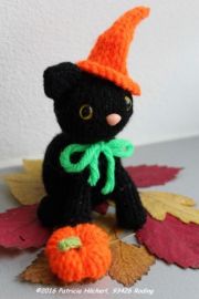 Knook-Gurumi Halloween Kitty "Hexe"